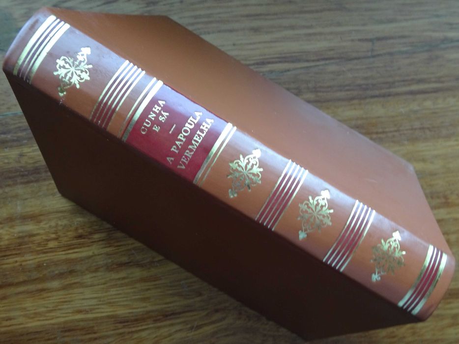 A Papoula Vermelha de Cunha e Sá