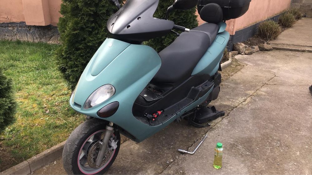 Продам максі скутер