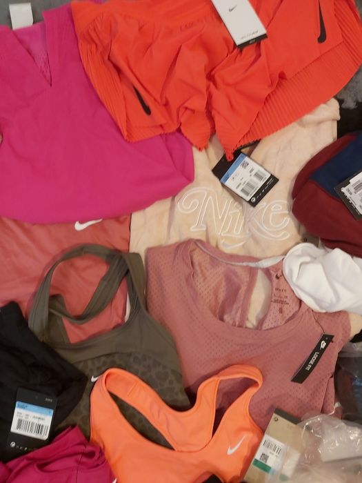 Odzież sportowa ubrania Nike box pakiet mix karton pudlo nowe Tanio