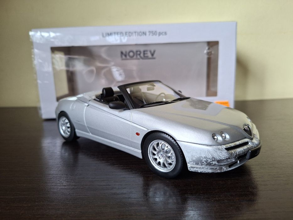 Alfa Romeo Spider 1:18  Norev 1999 rok