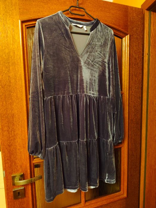 Piękna sukienka w kolorze butelkowej zieleni S/M