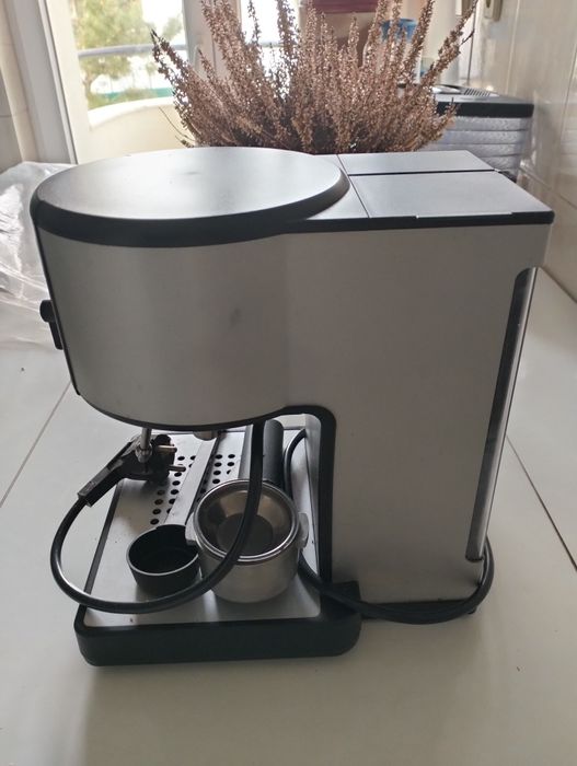 Máquina de café expresso elétrica Krups Espresso Novo 964 feita na Suí
