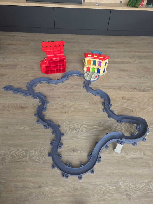 Stacyjkowo Stacja z torami + 40 Pociągów + Walizka Wilson