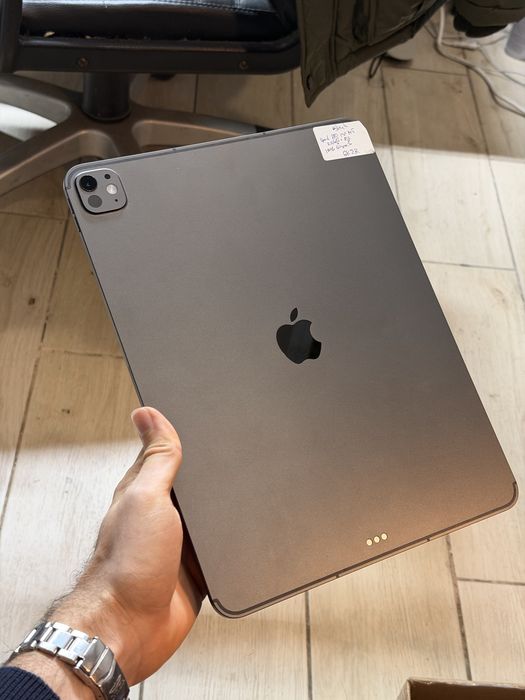 Apple iPad Pro 13 2025, 256GB, Space Black, Wi-Fi + LTE (M5) (ME7W4)