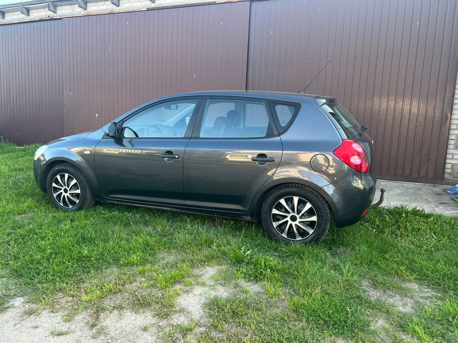 Kia ceed 1.6 diesel / hatchback