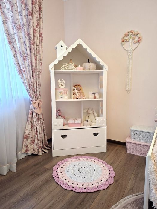 Ляльковий будиночок  для дитячої кімнати.