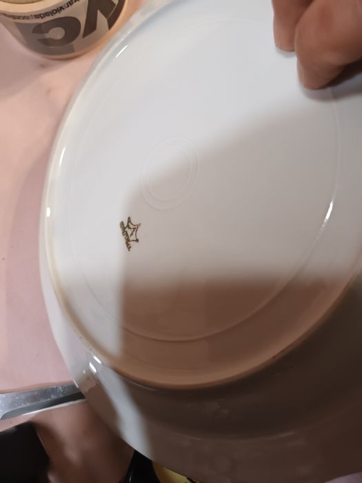 Pratos infantis em porcelana