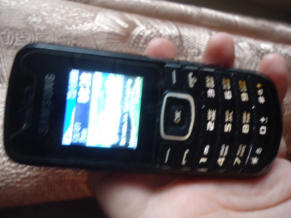 телефон кнопочный