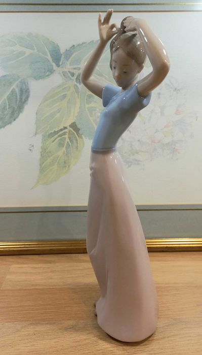 Статуэтка NAO Lladro в идеальном состоянии,  высота 28 см