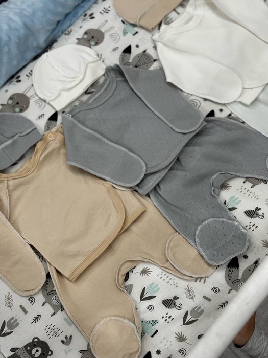 3 Коплекти дитячого одягу 56 розмір (шапочка+повзунки+кофтинка)