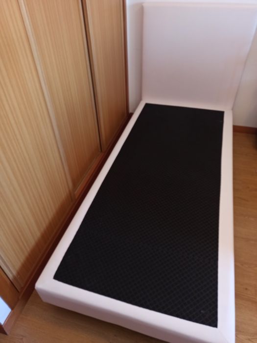 Cama sommier com cabeceira