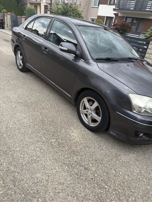 Toyota Avensis Exclusive