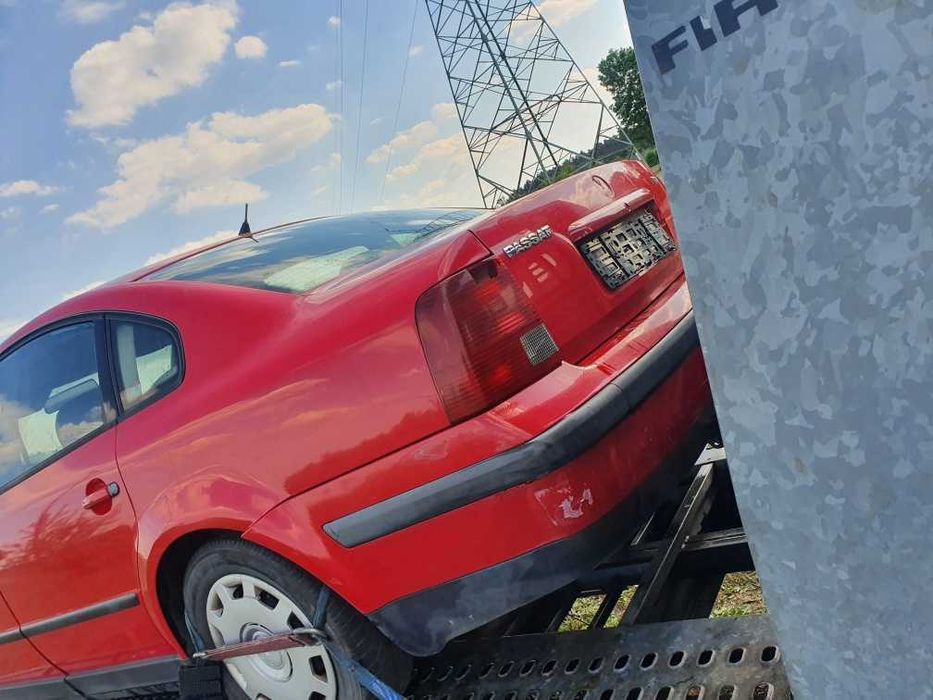 Volkswagen Passat B5 sedan 1.9 tdi 110KM przed lift czerwony na części