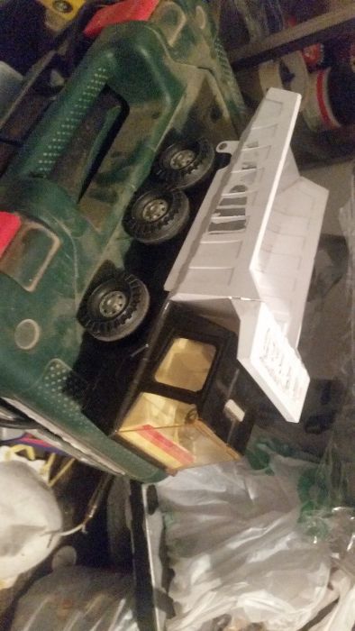 Carros de chapa, camioes e reboque