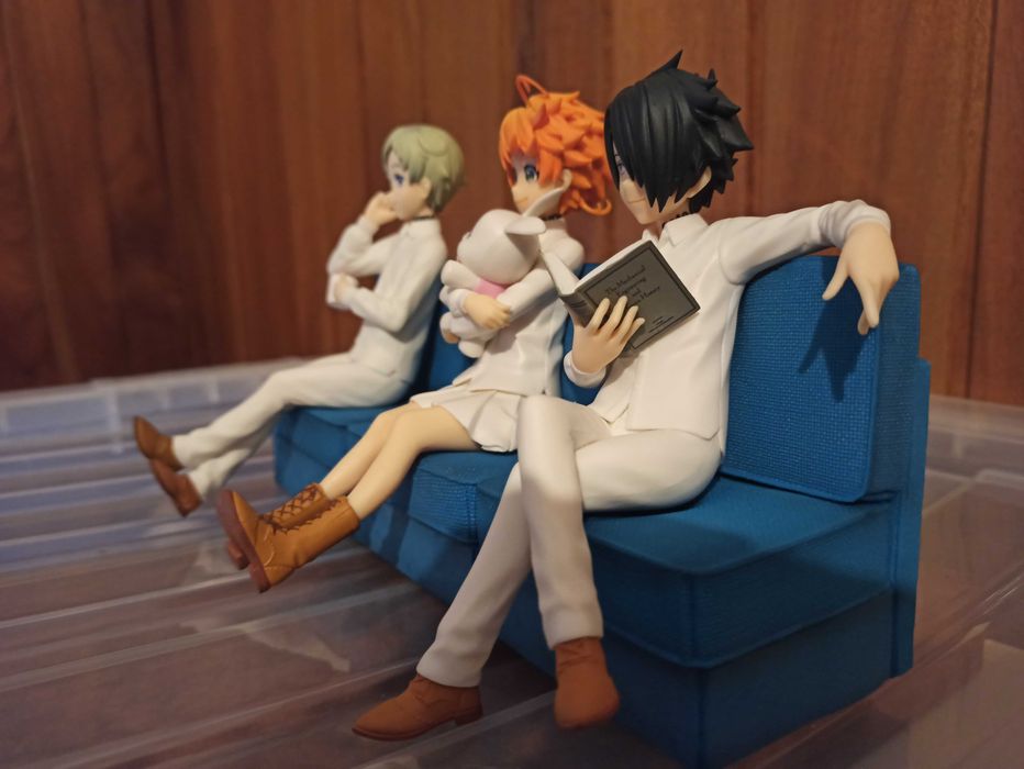 The Promised Neverland - Figuras Emma, Norman e Ray