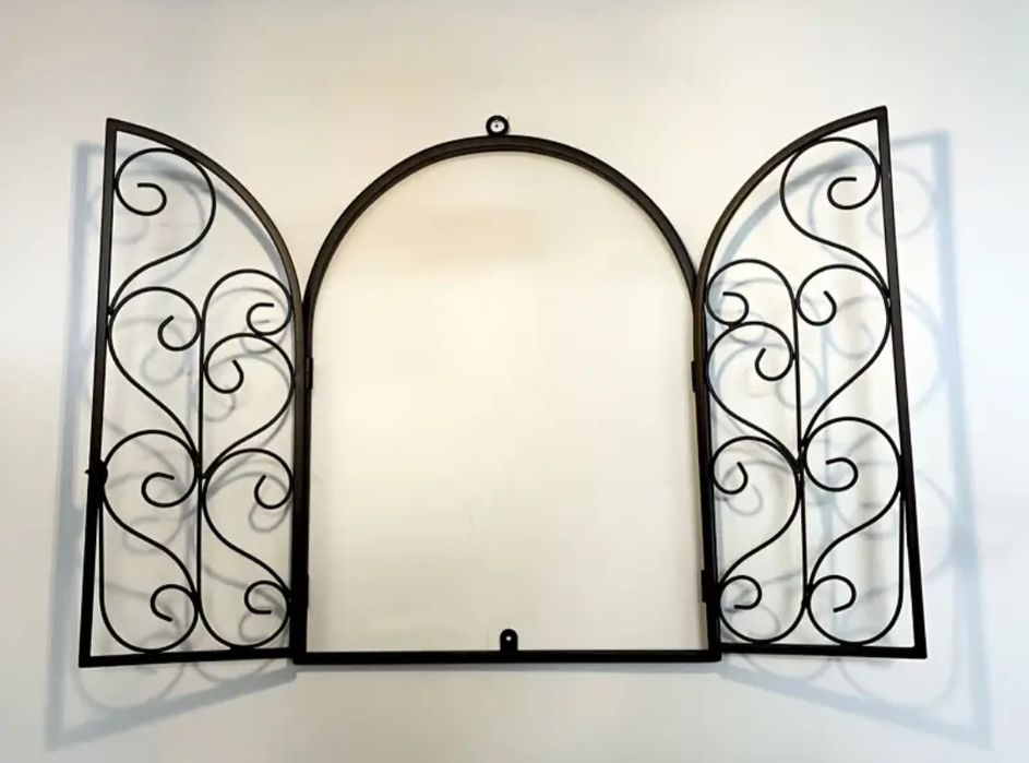 Janela com duas portas em metal