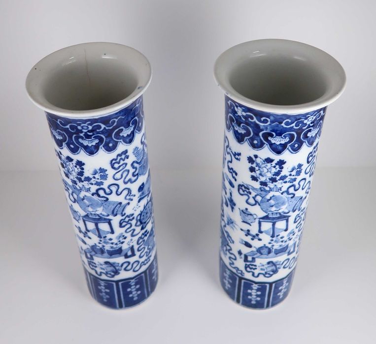 Par de jarras canudo porcelana azul e branca