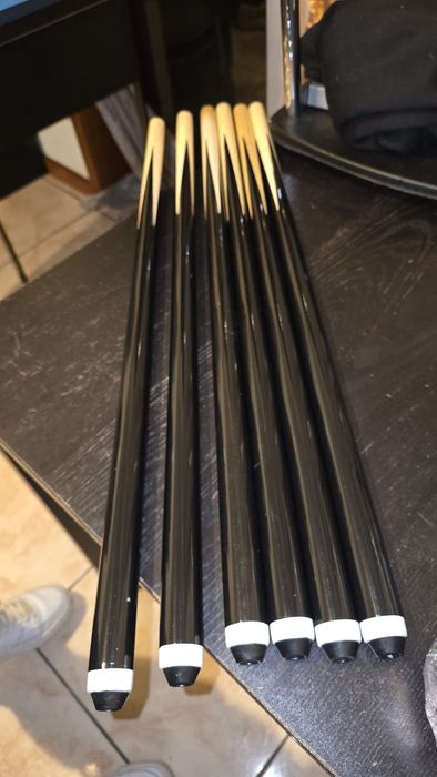 Taco de bilhar/sinuca em madeira com ponteira de couro – Design bicolo