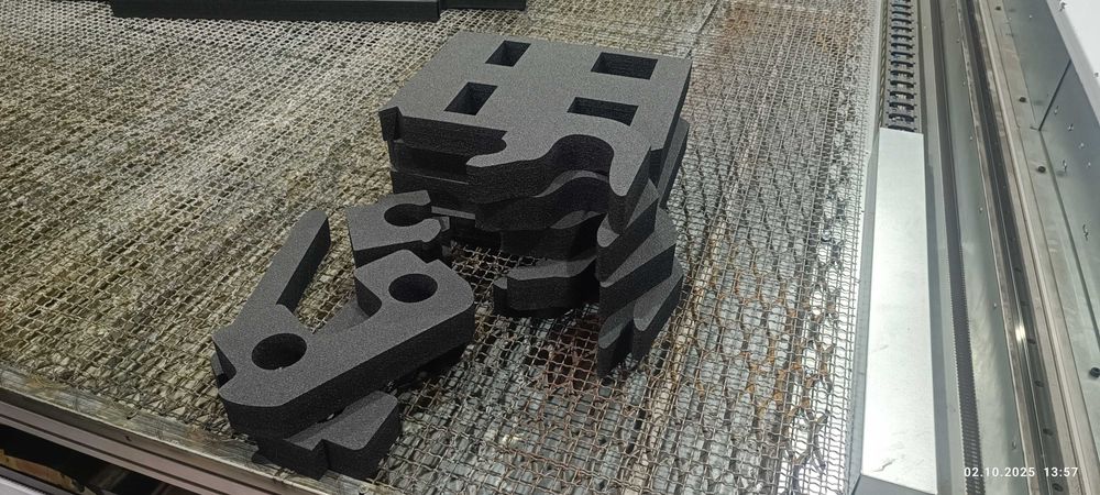 Лазерна порізка ППЕ, ЕВА, EVA | ложементи для апаратури | велике поле