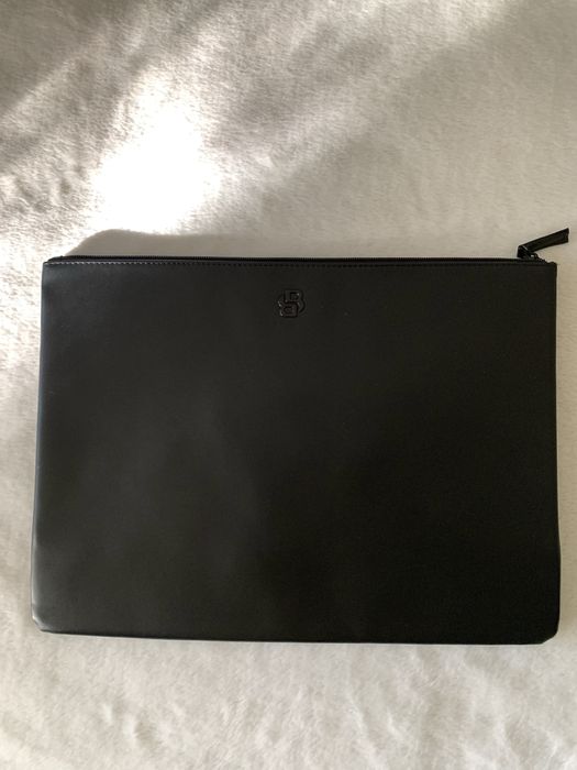 СРОЧНАЯ РАСПРОДАЖА Чехол для ноутбука ноута Hugo Boss