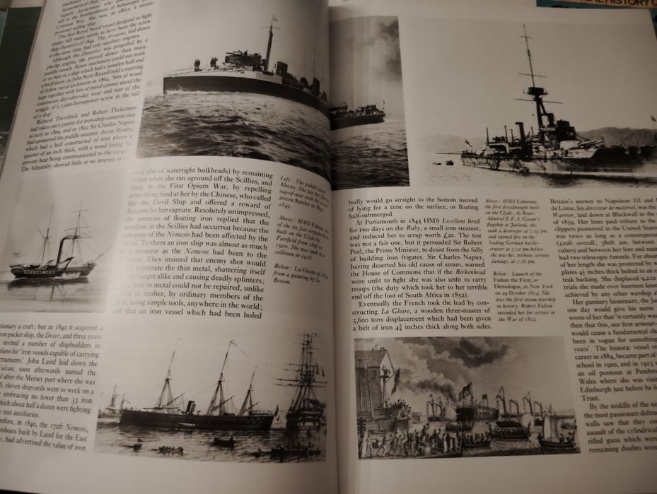 Livro Escrito Em Língua Inglesa Pictorial History Of Ships Usado