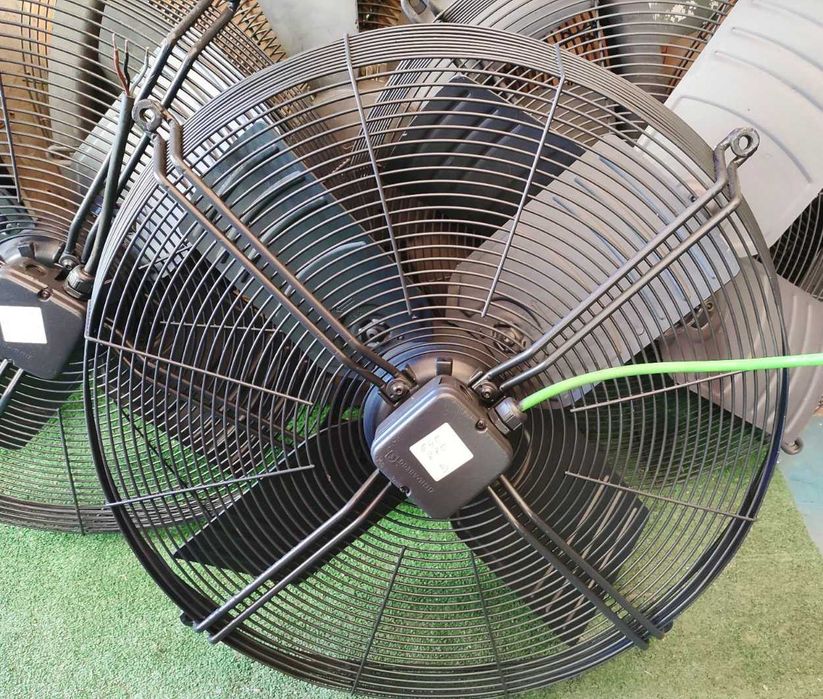 Industrial Fans / Extractors with Three-Phase Motor64552793944963120
