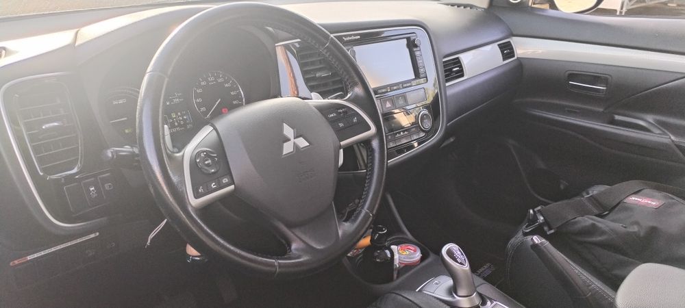 Mitsubishi Outlander PHEV 2014 - Revisão e inspeção feitas (02/Out/2026)