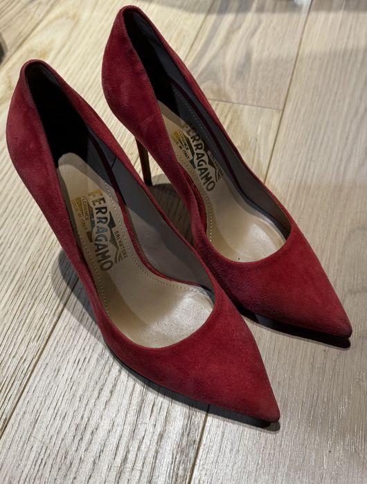 Продам жіночі туфлі Ferragamo