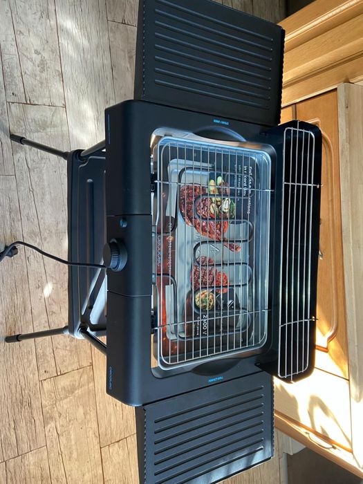Grill elektryczny Cecotec 2400W