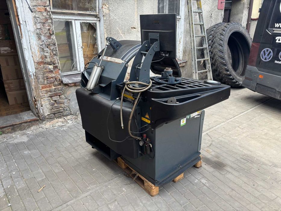 Wyważarka do kół BEISSBARTH Microtec MT 885 ADP PNEUMATYCZNY DOCISK WINDA Laser Automatyczna!