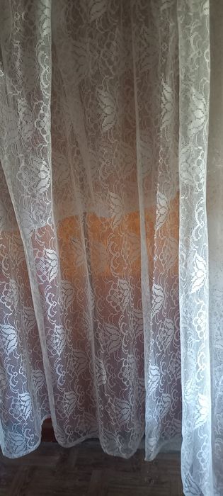 Biała  żakardowa firana