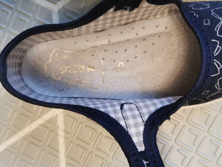 Kapcie dziecięce, Nazo, rozmiar 25, długość wkładki 15,5cm