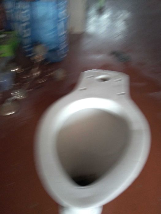 продается унитаз(новый)