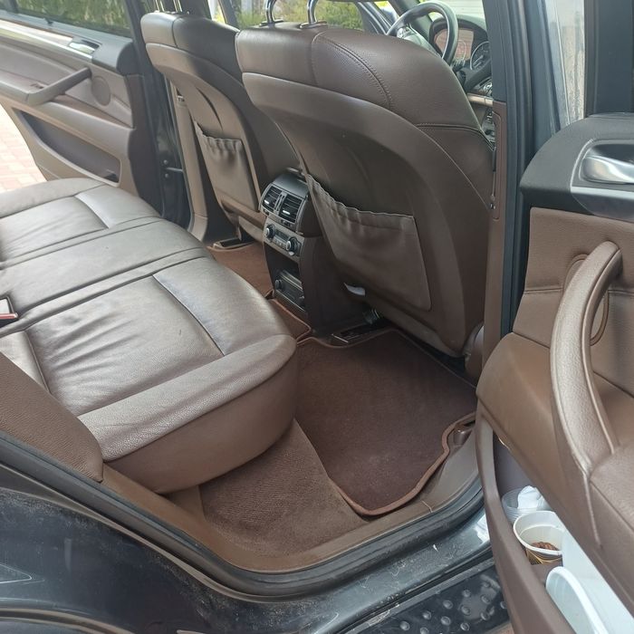 BMW x5 e70 (рестайлінгова)