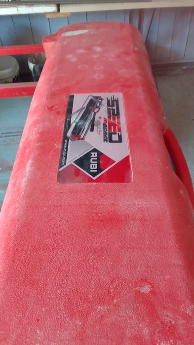 Máquina de cortar azulejo rubi 0.90cm como nova só  fĕz  uma obra como