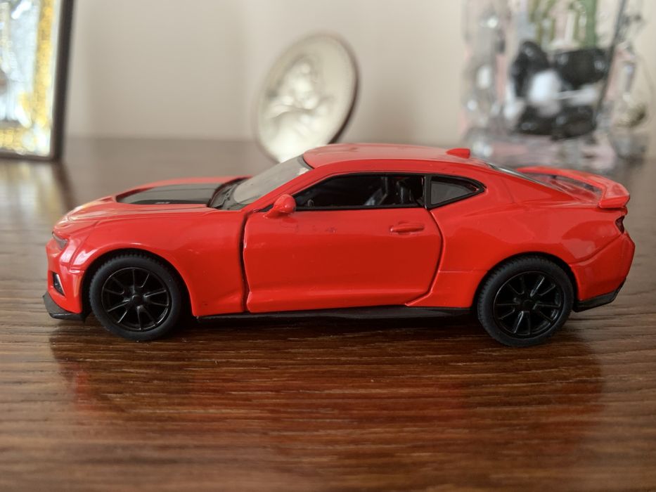 Машинки модельки різні хороший стан