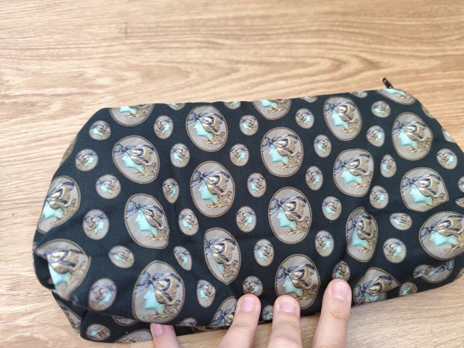 Bolsa / nécessaire preta fundação Calouste gulbenkian