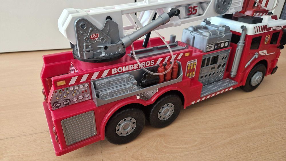 Camião de bombeiros (Dickie Toys)