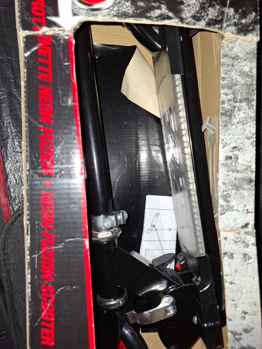 Vendo 2 Trotinetas crianças até 8 anos