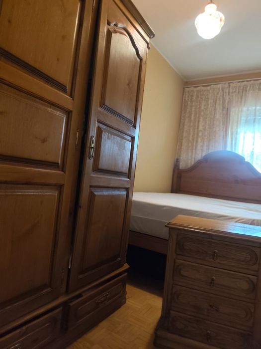 Conjunto de mobília de quarto em madeira maciça