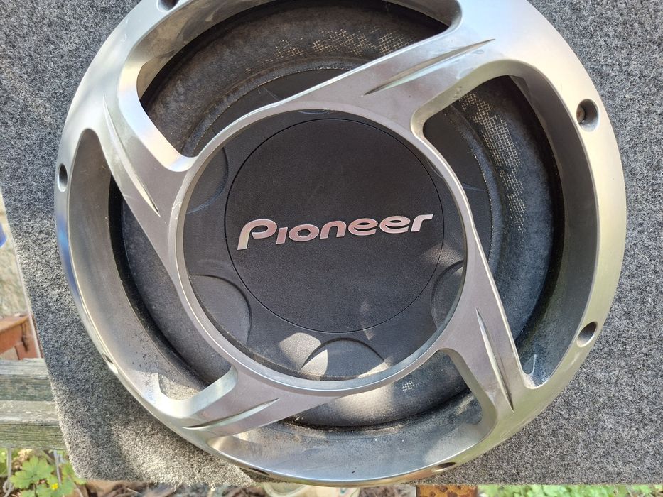 subwoofer samochodowy Pioneer