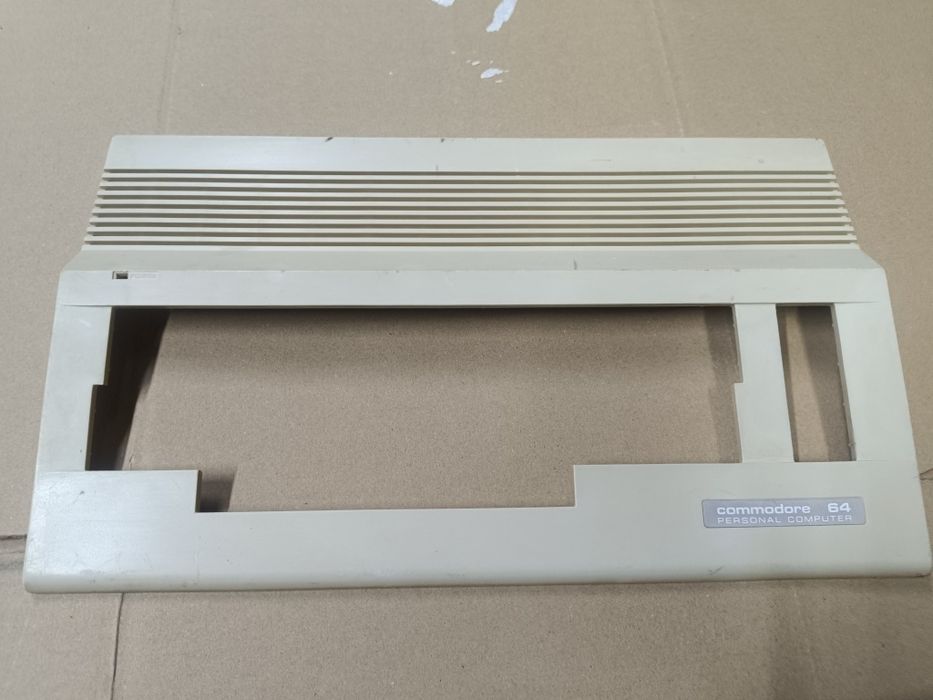 Obudowa Commodore c64