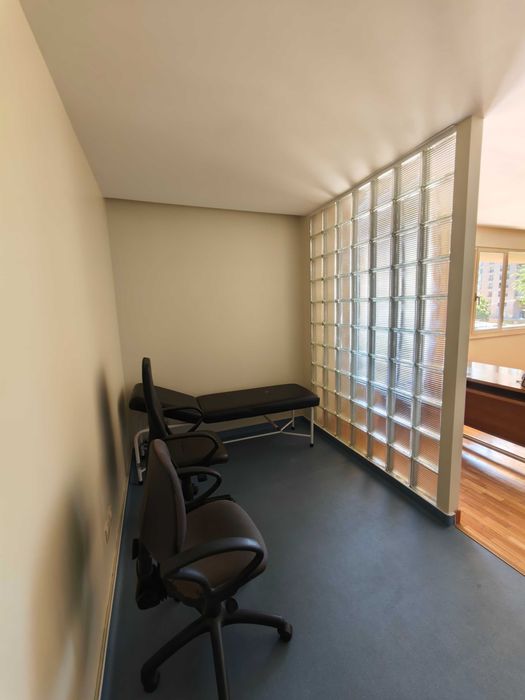 Espaço Versátil para Escritórios ou Clínica (95m²) – Recém-Renovado – Vila Nova de Famalicão