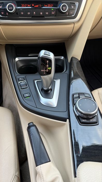 BMW 328i Luxury  2015