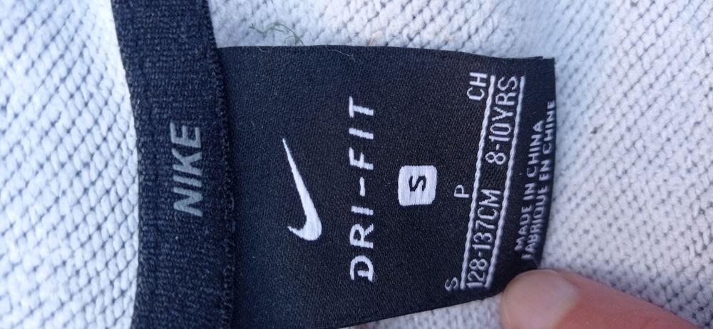 Rozpinana bluza treningowa Nike Dri-Fit 128-137 cm