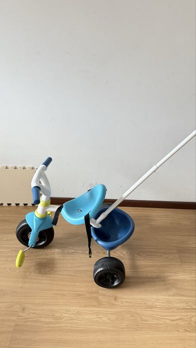 Velotrol semi novo da marca SMOBY
