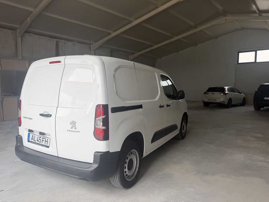Peugeot Partner 1.5 HDI NACIONAL 2021/11 C/ Iva no Preço Só 74 Mil kms