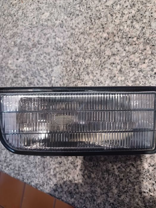Farol nevoeiro novo  BMW E 36 frente direito