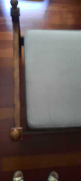 Cama individual  em madeira maciça