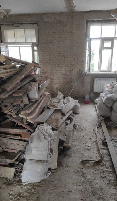 Демонтаж стен ,плитки вывоз мусора